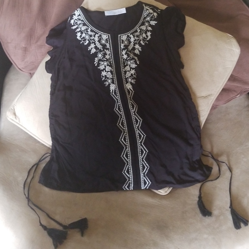 Black and white top